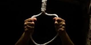 Head teacher  Commits suicide In School