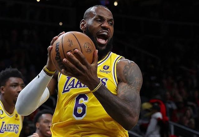LeBron James Breaks NBA All-Time Points-Scoring Record